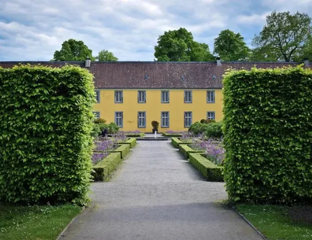 dgb-akkus-dienstgruppe-berlin-dienstleistungen-gruenflaechenpflege-2